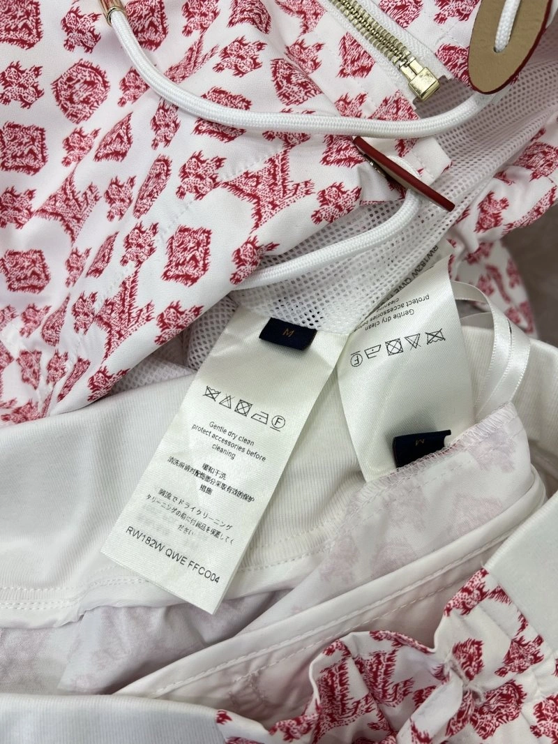 Affordable Louis Vuitton Short Suits 131666