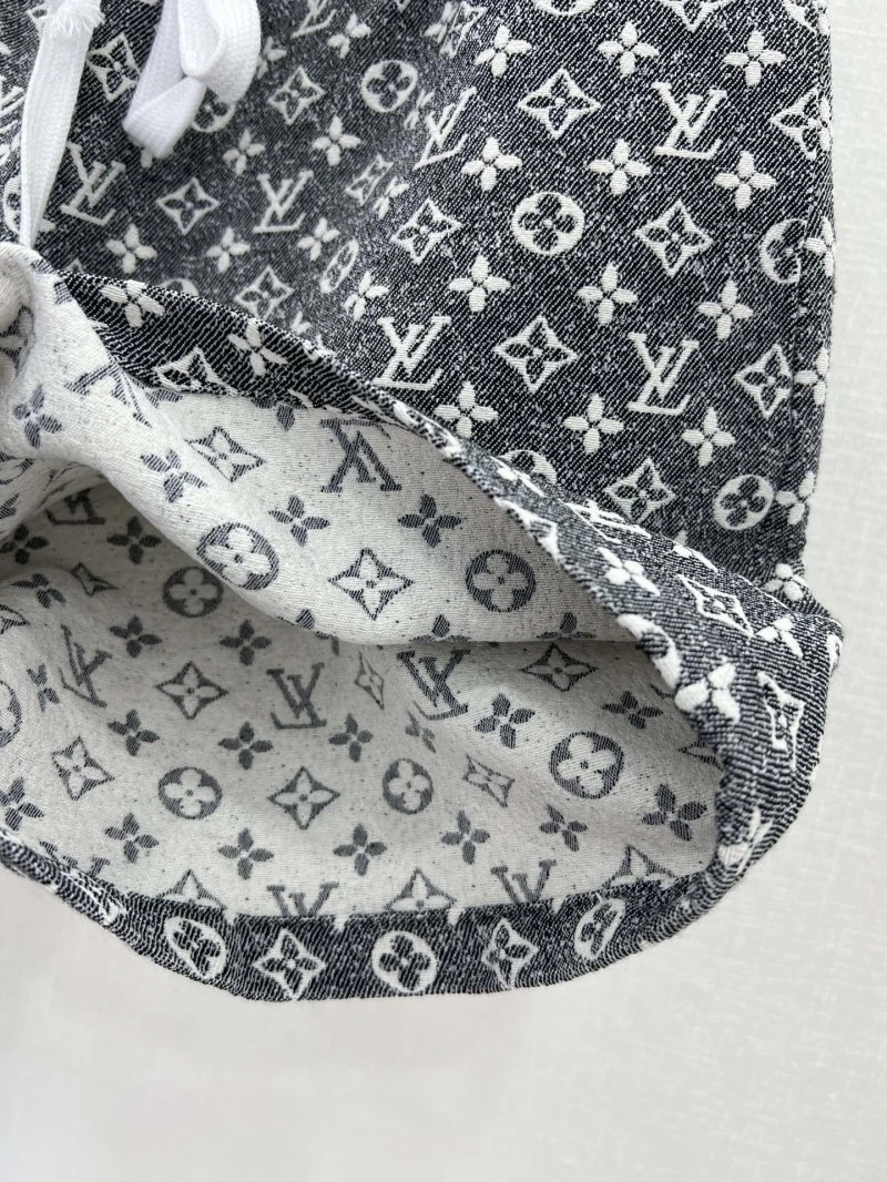 Louis Vuitton Short Suits Durable 131656