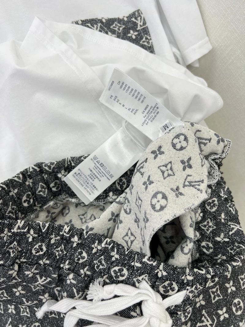 Upgraded Louis Vuitton Short Suits 131674