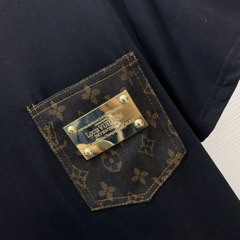 Louis Vuitton Short Suits Breathable 130631