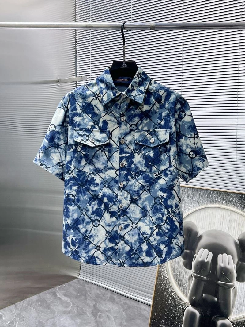 Louis Vuitton Short Suits Compact 135740