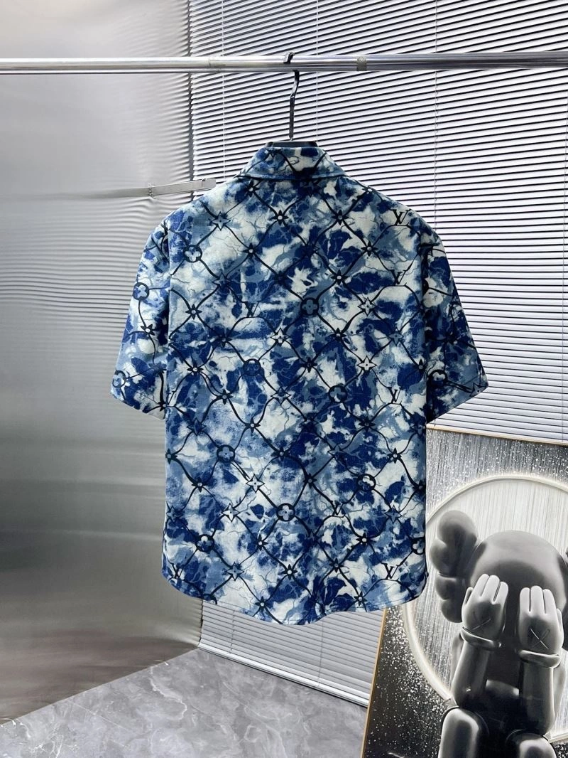 Louis Vuitton Short Suits Compact 135740