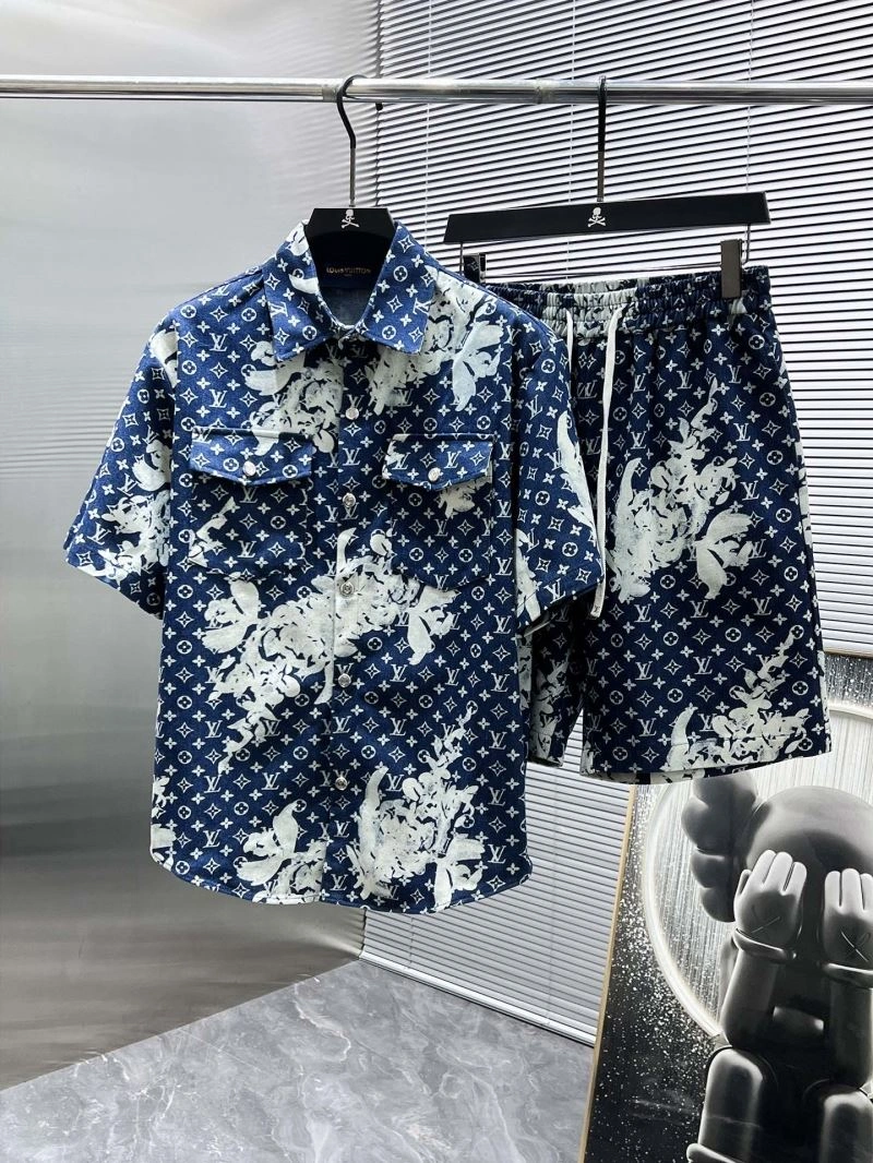 NewStyle Louis Vuitton Short Suits 135734