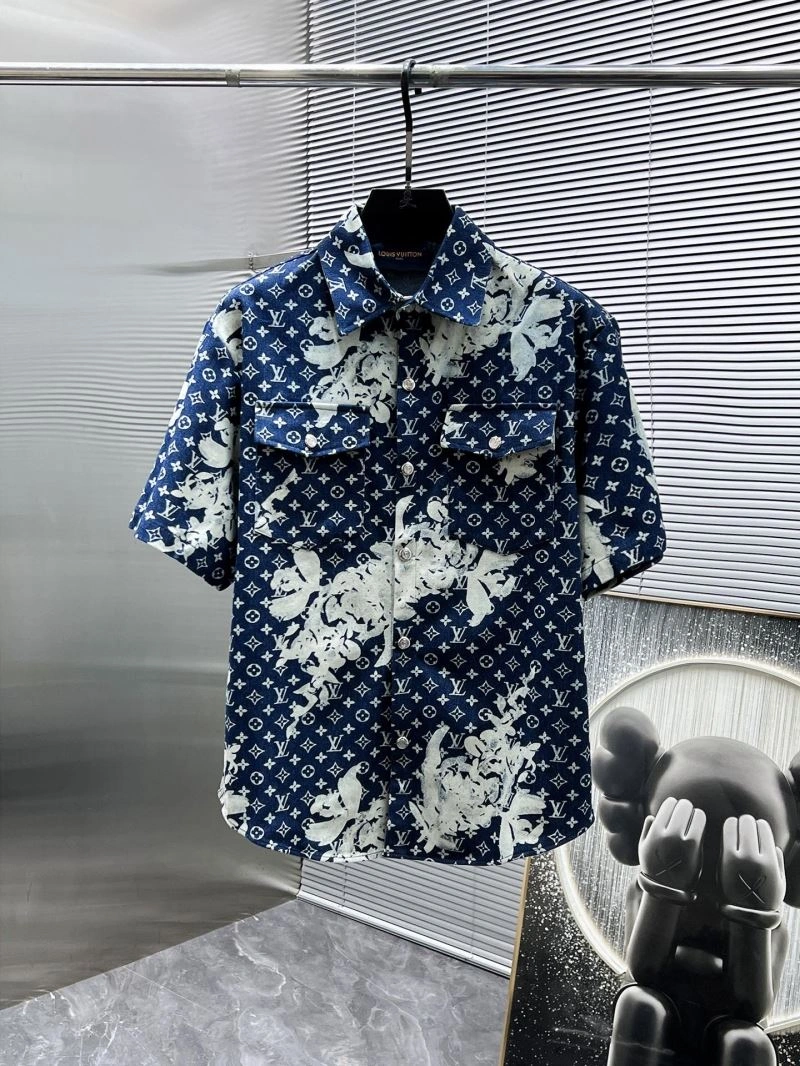 NewStyle Louis Vuitton Short Suits 135734
