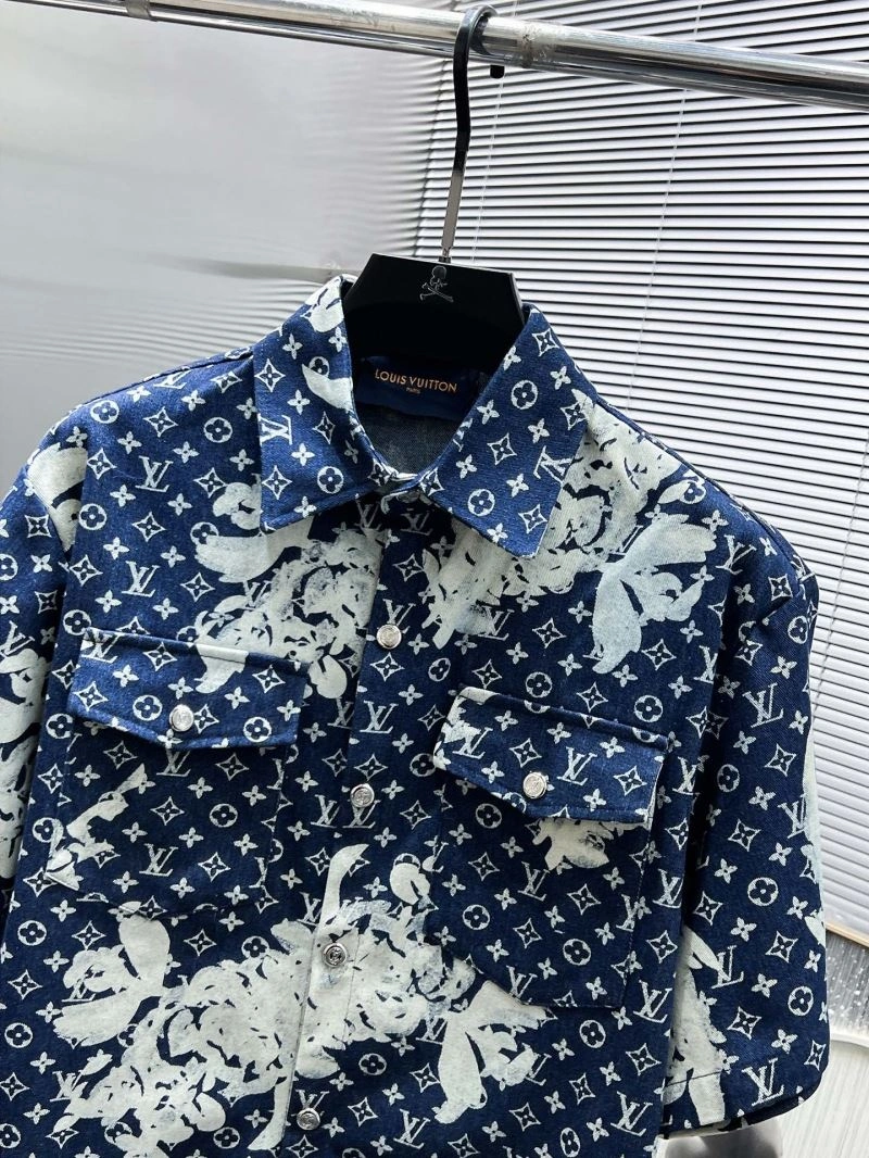 NewStyle Louis Vuitton Short Suits 135734