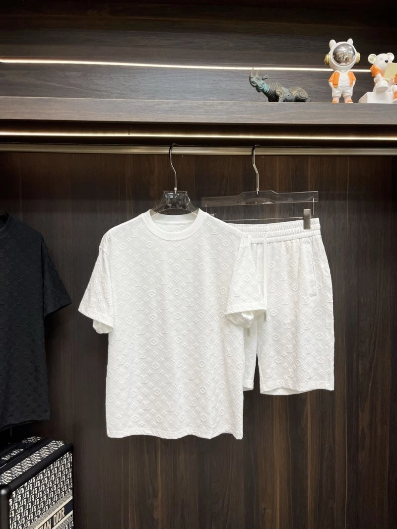 Stretchable Louis Vuitton Short Suits 135724