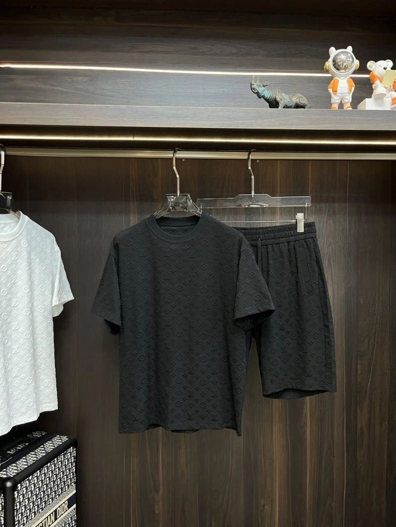 Trendy Louis Vuitton Short Suits 135738