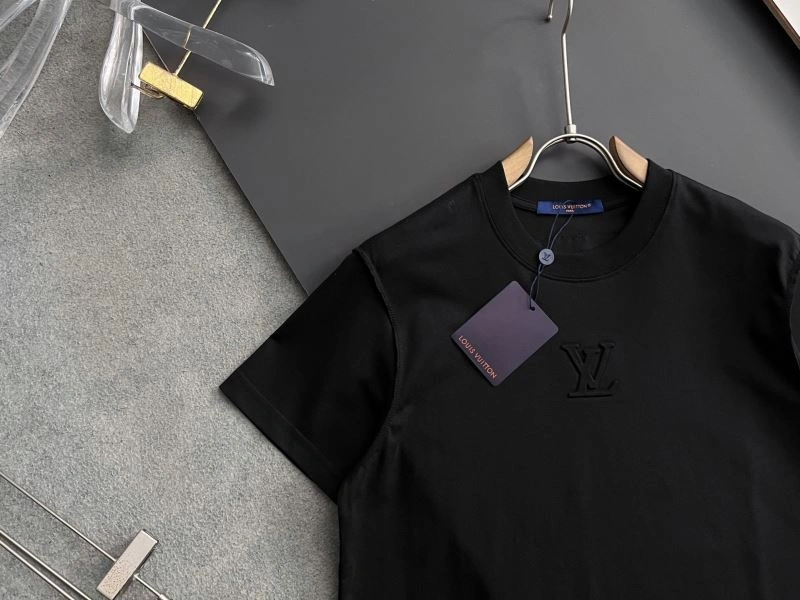 Popular Louis Vuitton Short Suits 135728