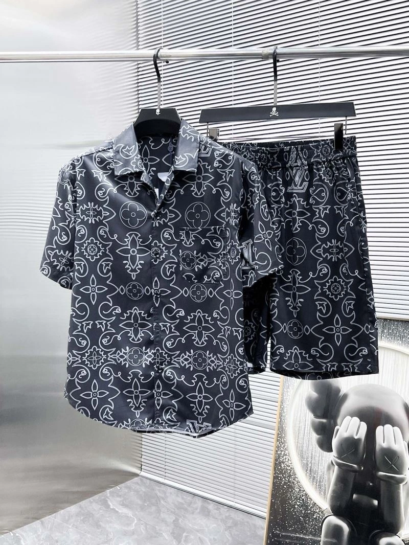Durable Louis Vuitton Short Suits 135730