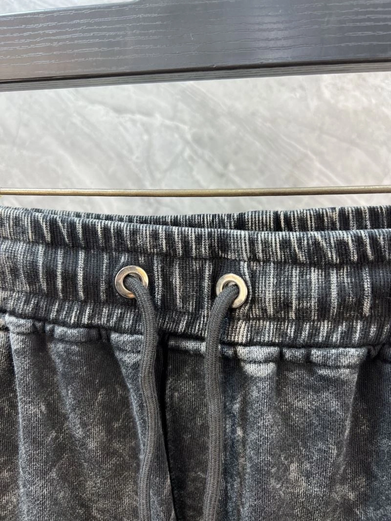 Louis Vuitton Short Suits Snug 135749