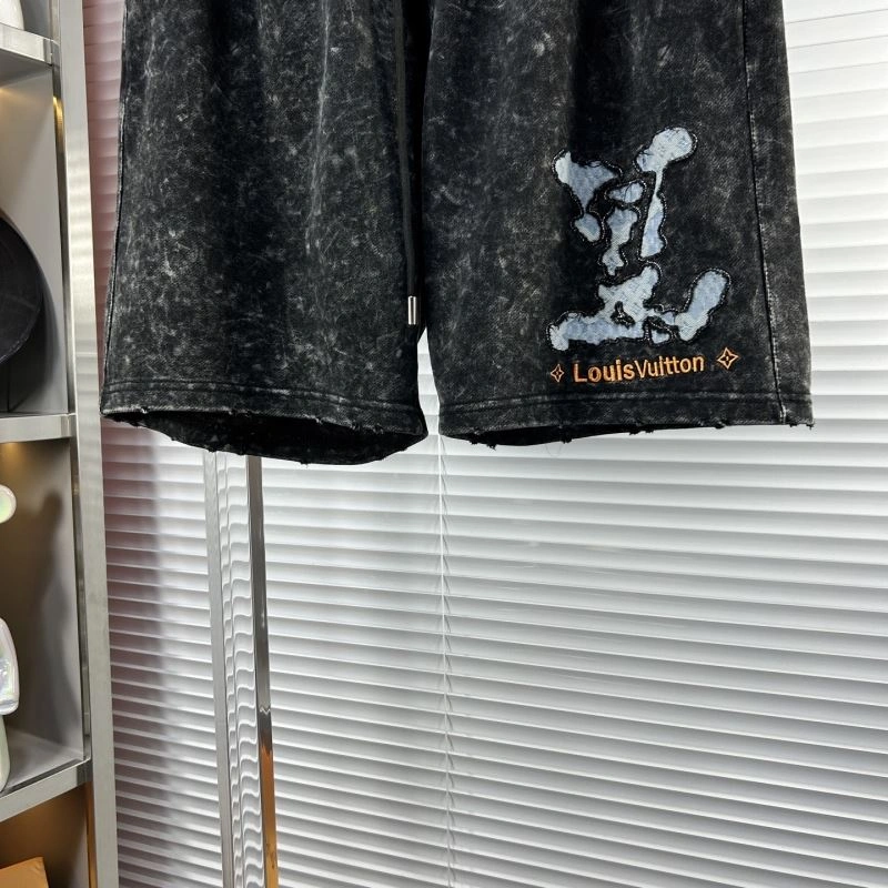Seasonal Louis Vuitton Short Suits 135746