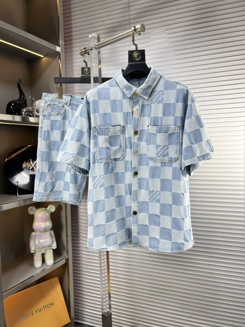 Unisex Louis Vuitton Short Suits 135739