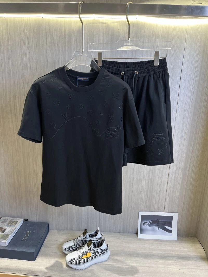 Louis Vuitton Short Suits Trendsetting 134812