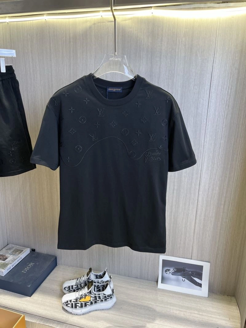 Louis Vuitton Short Suits Trendsetting 134812