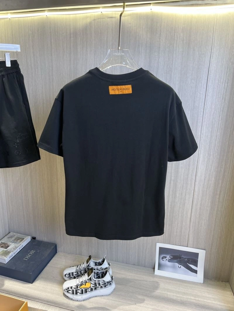 Louis Vuitton Short Suits Trendsetting 134812