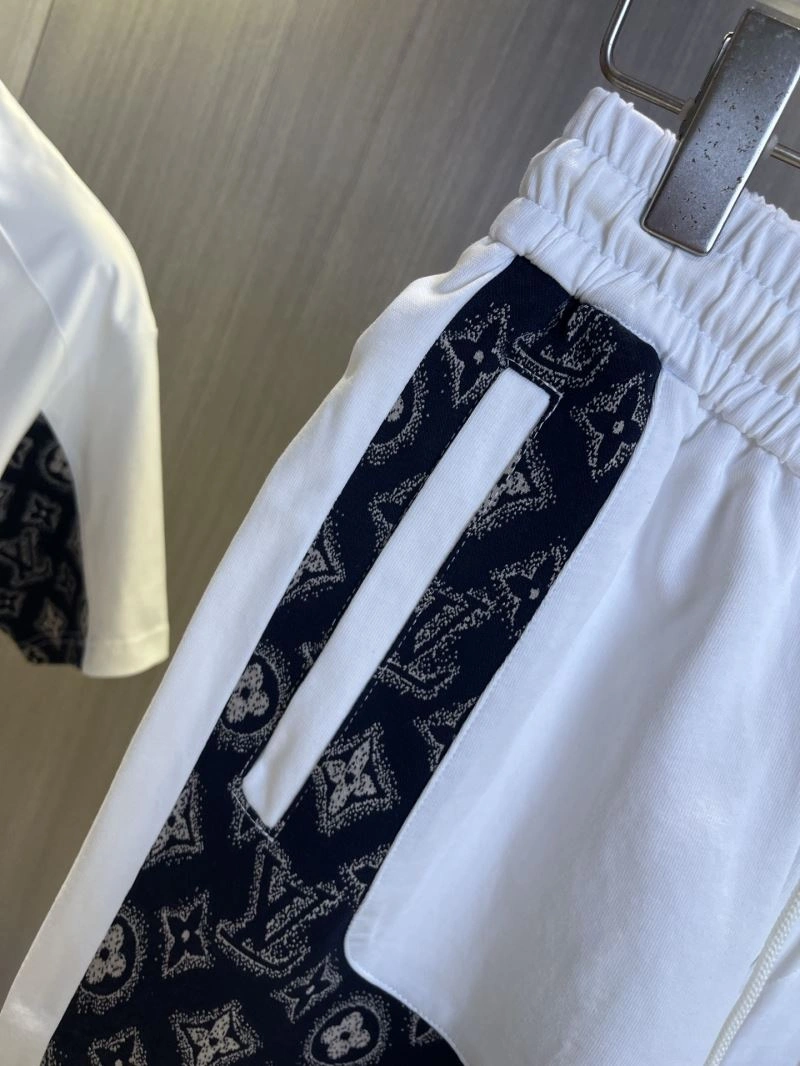 Reliable Louis Vuitton Short Suits 134808