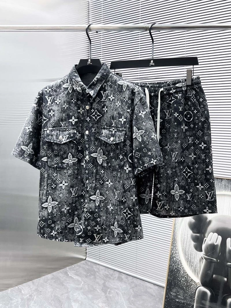 Louis Vuitton Short Suits Sleek 134816