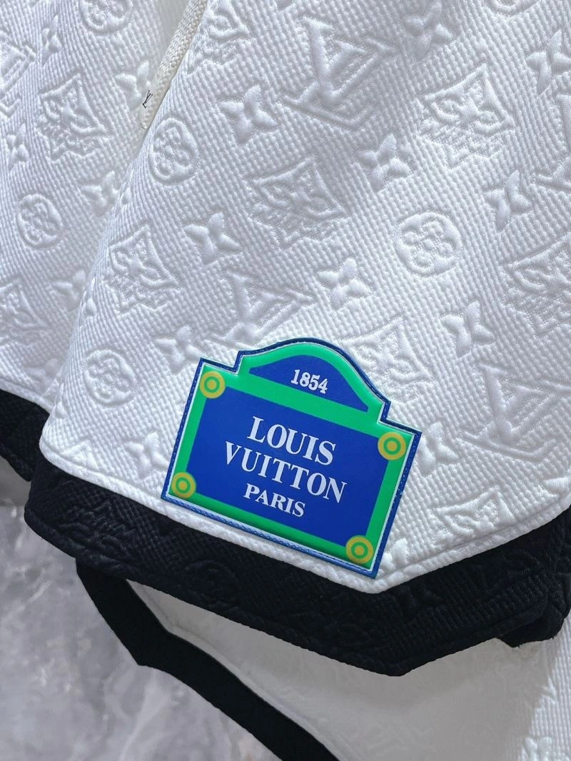 Refined Louis Vuitton Short Suits 134818