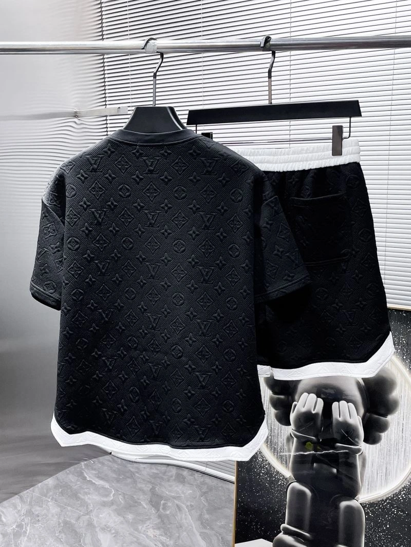 Affordable Louis Vuitton Short Suits 134795