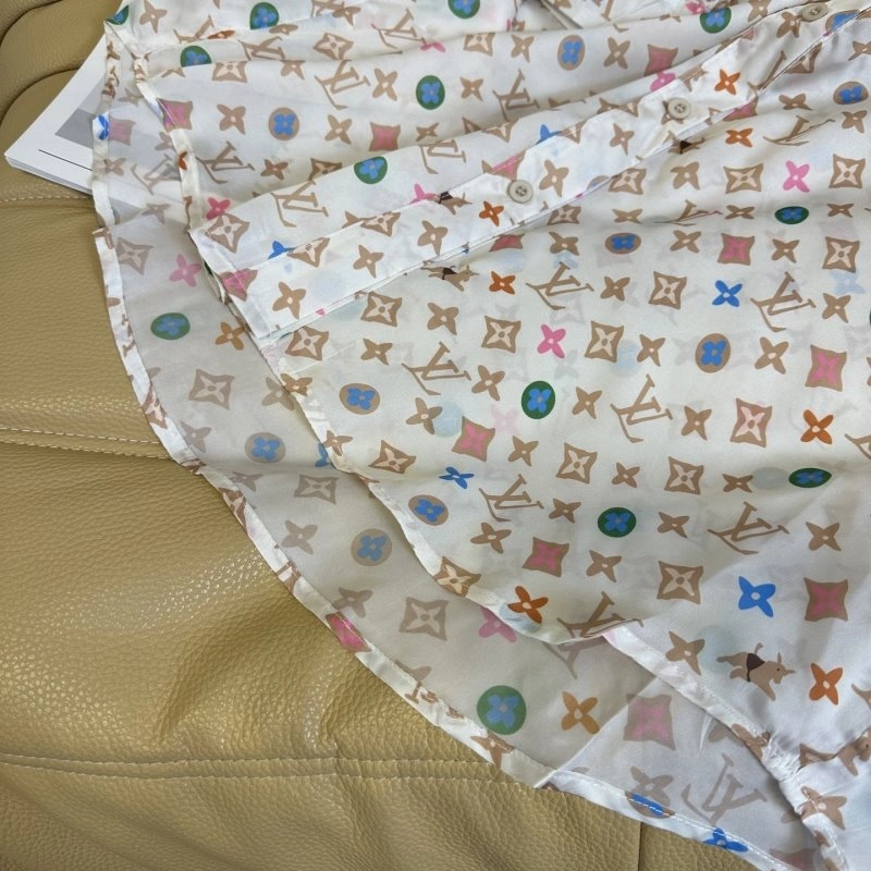 Louis Vuitton Short Suits Comfortable 131381