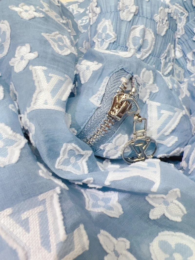 ModernLook Louis Vuitton Short Suits 131386