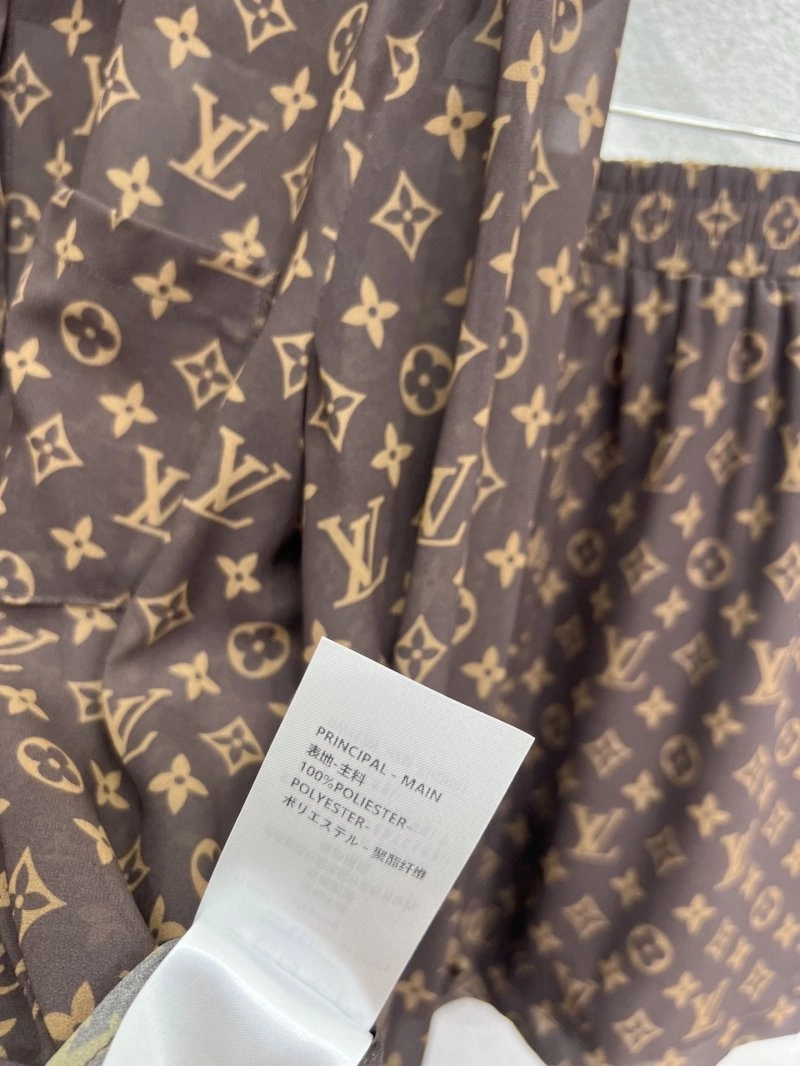 ComfortFit Louis Vuitton Short Suits 131370