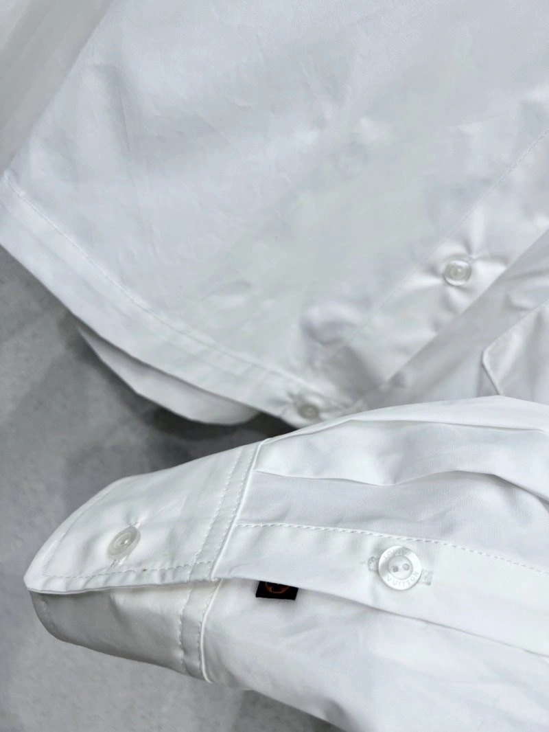 Effortless Louis Vuitton Short Suits 131359