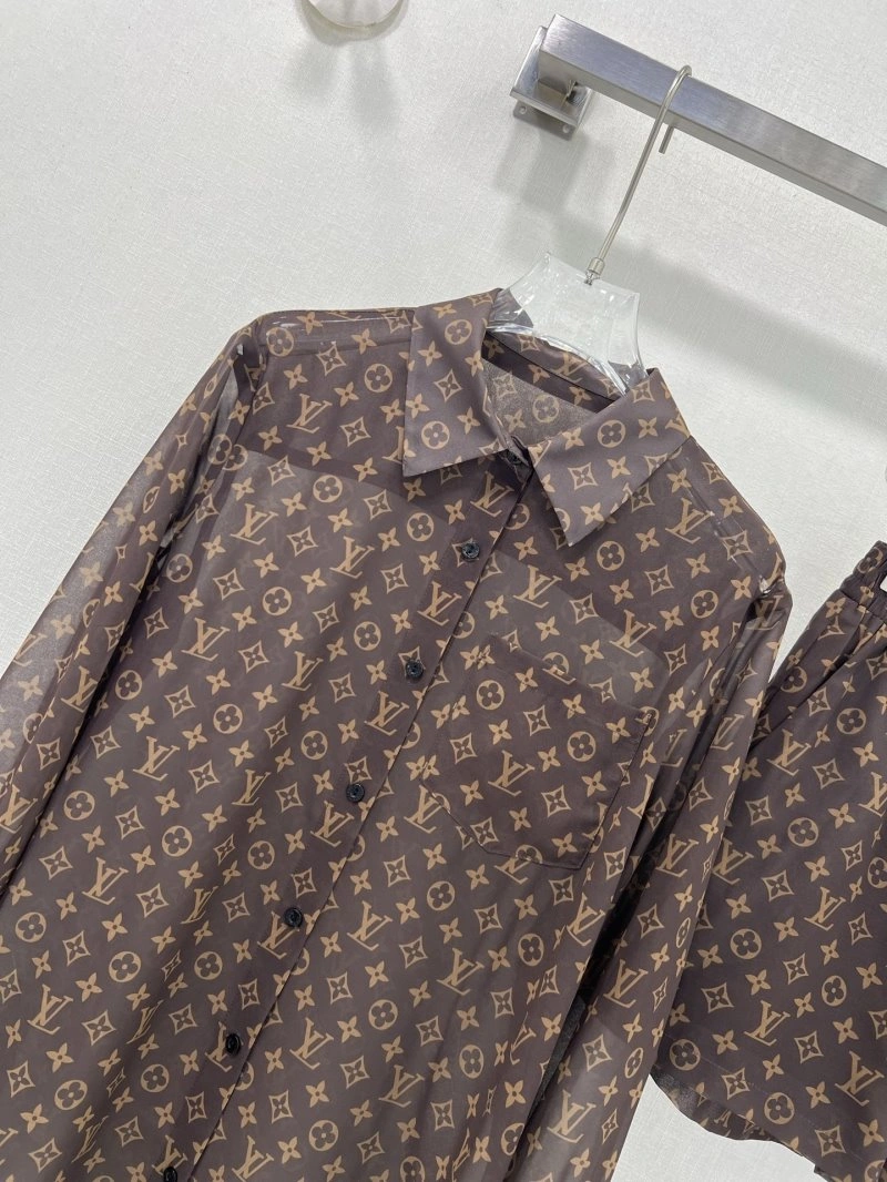 Elegant Louis Vuitton Short Suits 131368