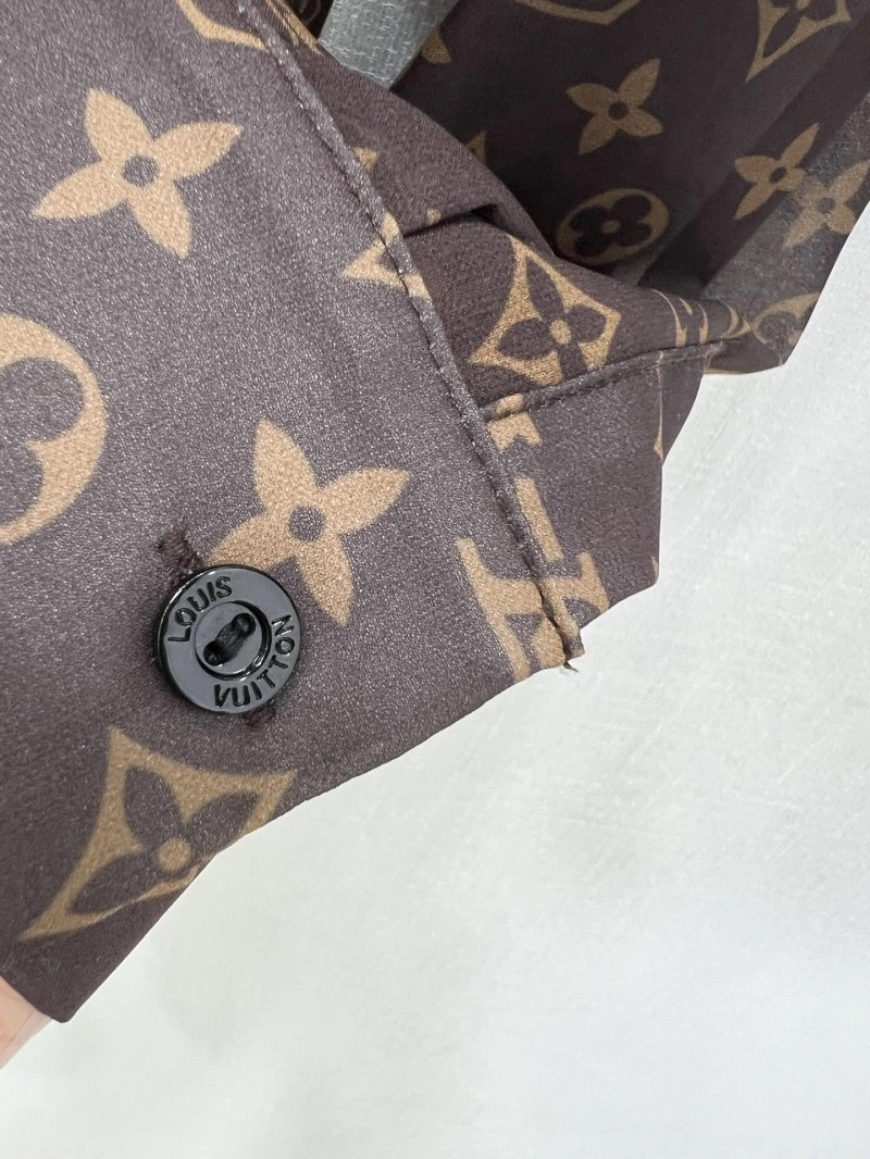 Elegant Louis Vuitton Short Suits 131368