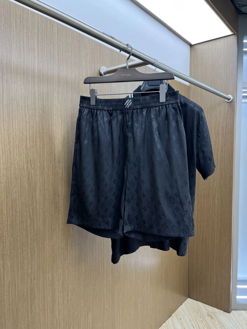 Sustainable Louis Vuitton Short Suits 133687