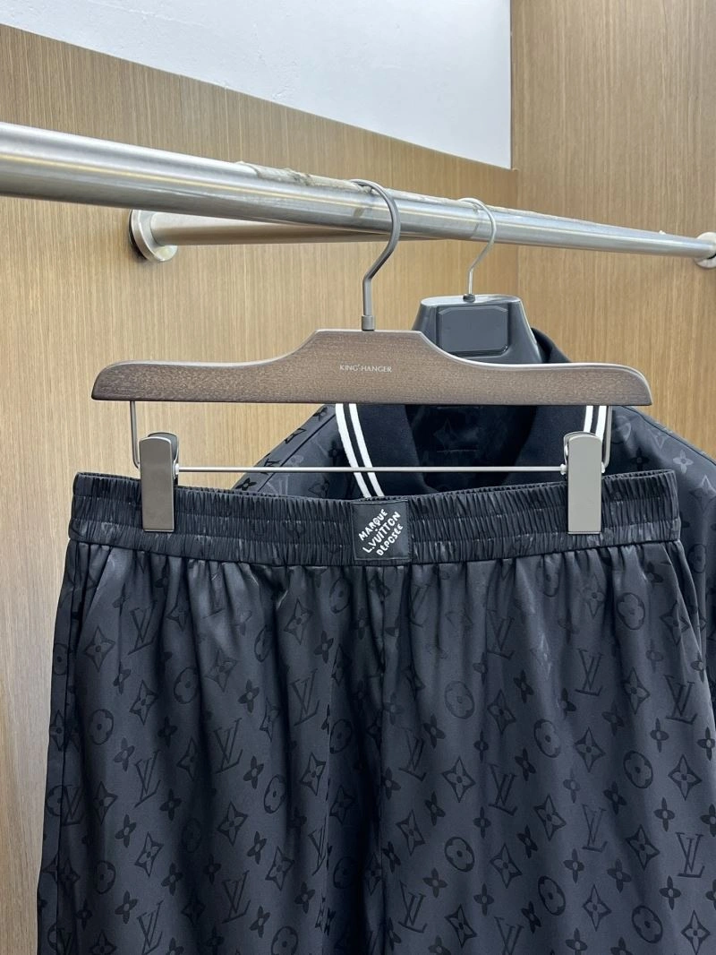 Sustainable Louis Vuitton Short Suits 133687