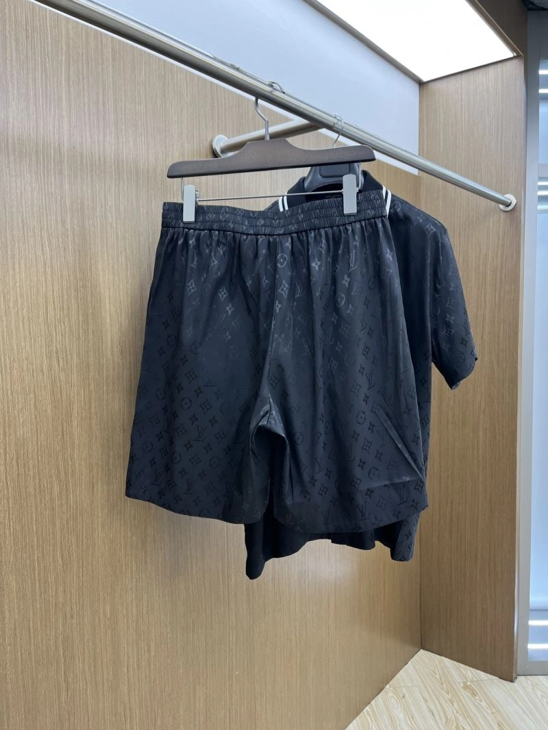 Sustainable Louis Vuitton Short Suits 133687