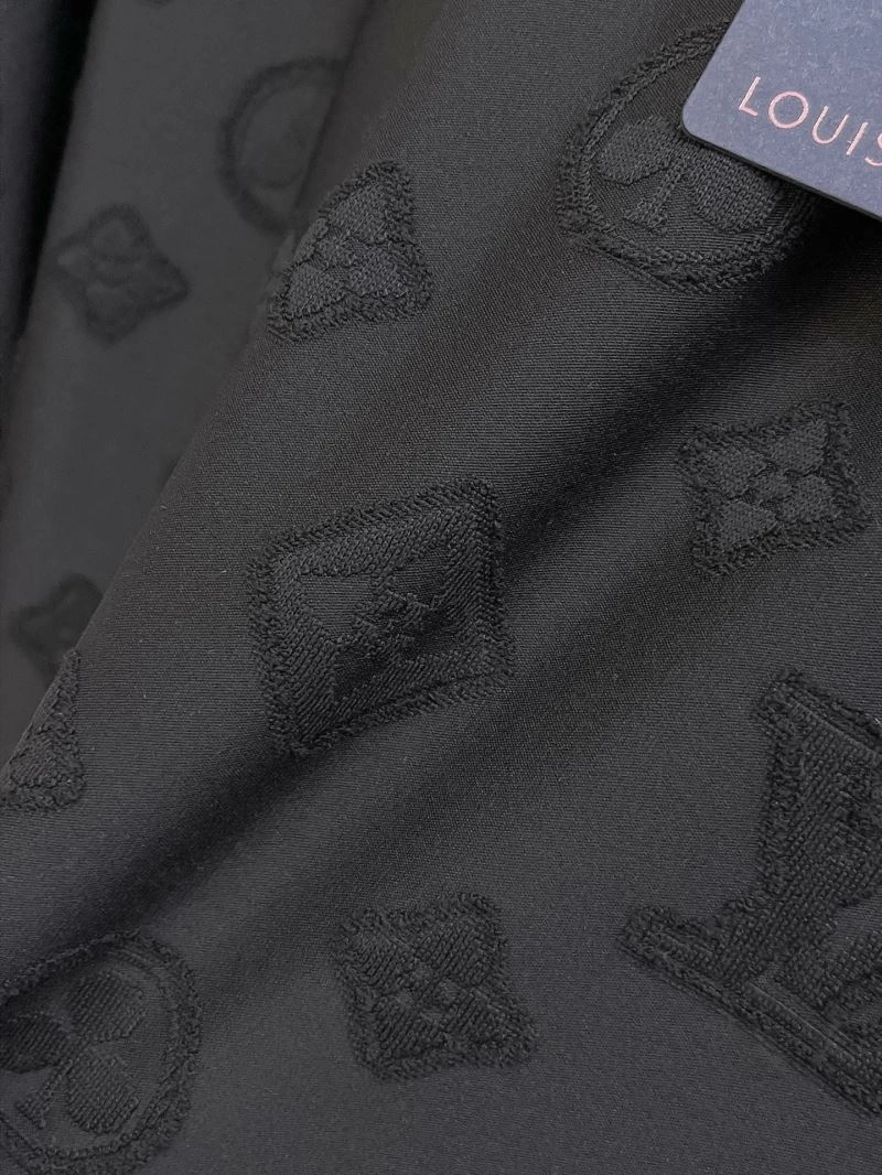 Louis Vuitton Short Suits ZeroBulk 133676