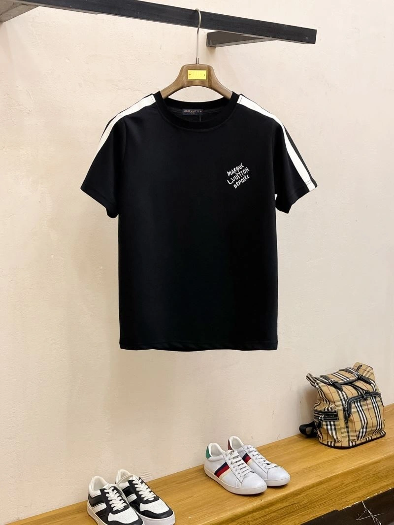 DailyWear Louis Vuitton Short Suits 133679