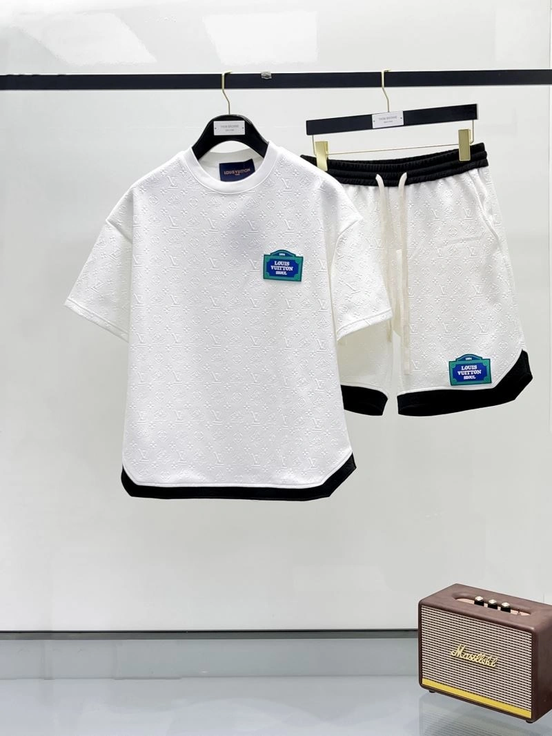 Affordable Louis Vuitton Short Suits 132692