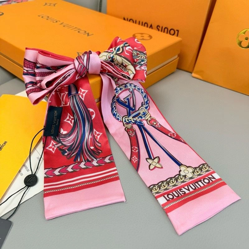 Supportive Louis Vuitton Silk 272060