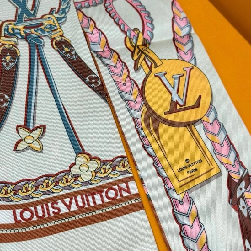 Sporty Louis Vuitton Silk 272057