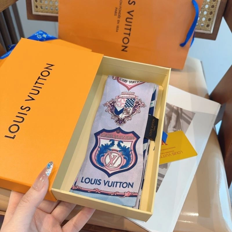 Packable Louis Vuitton Silk 272063
