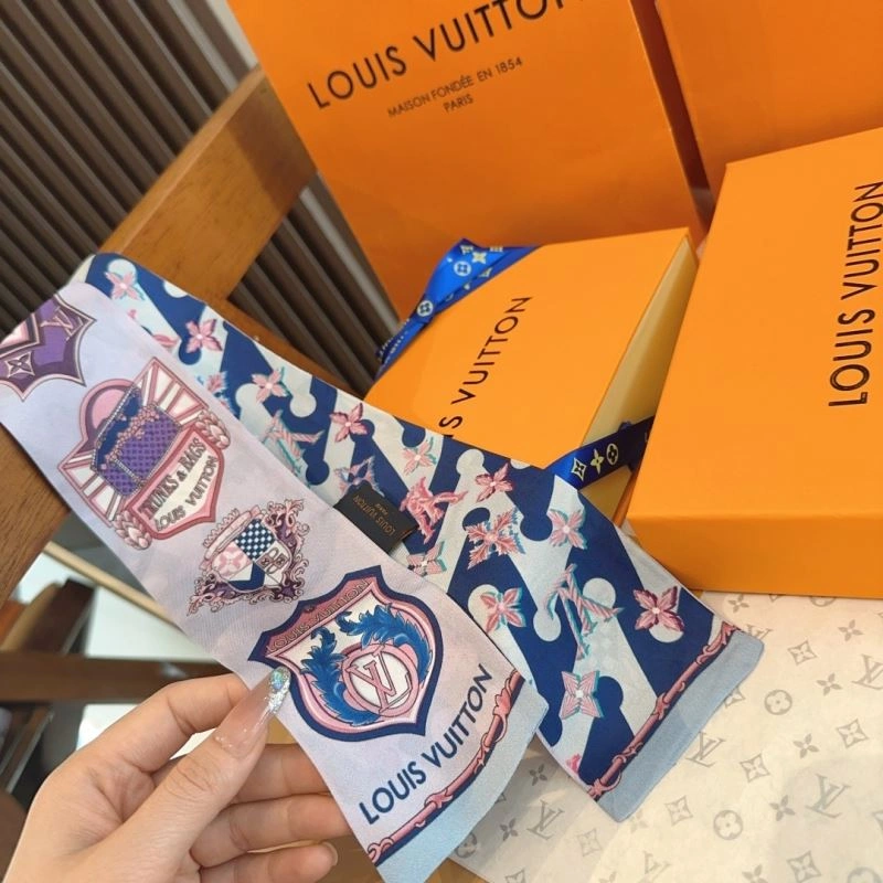 Packable Louis Vuitton Silk 272063