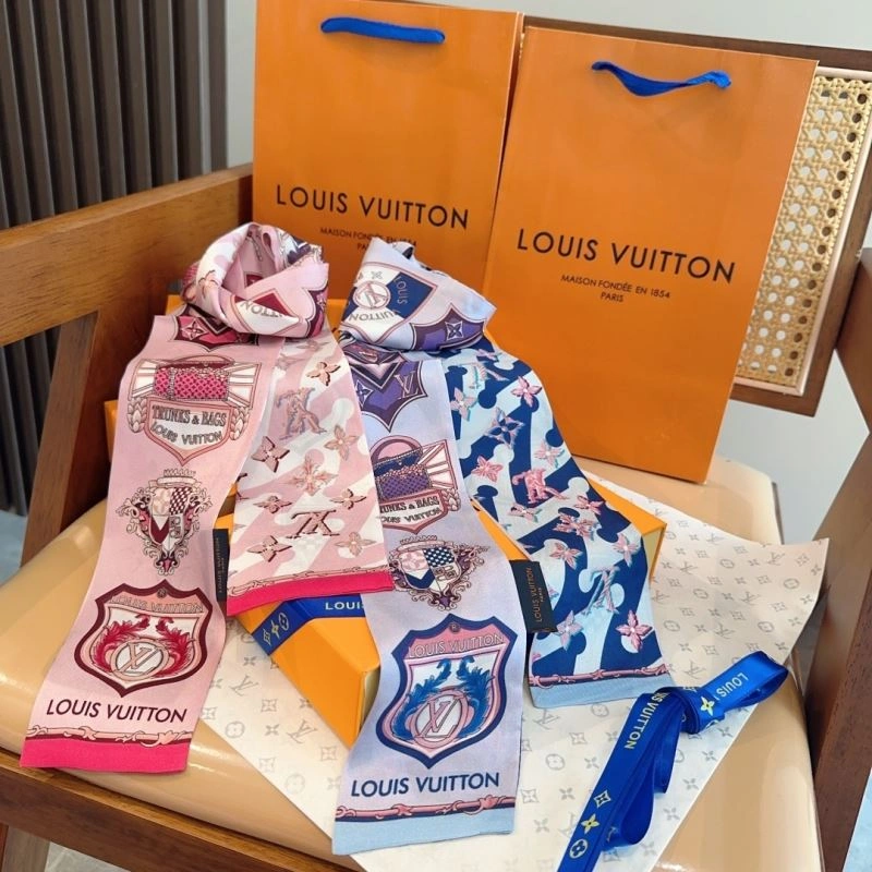 Refined Louis Vuitton Silk 272061