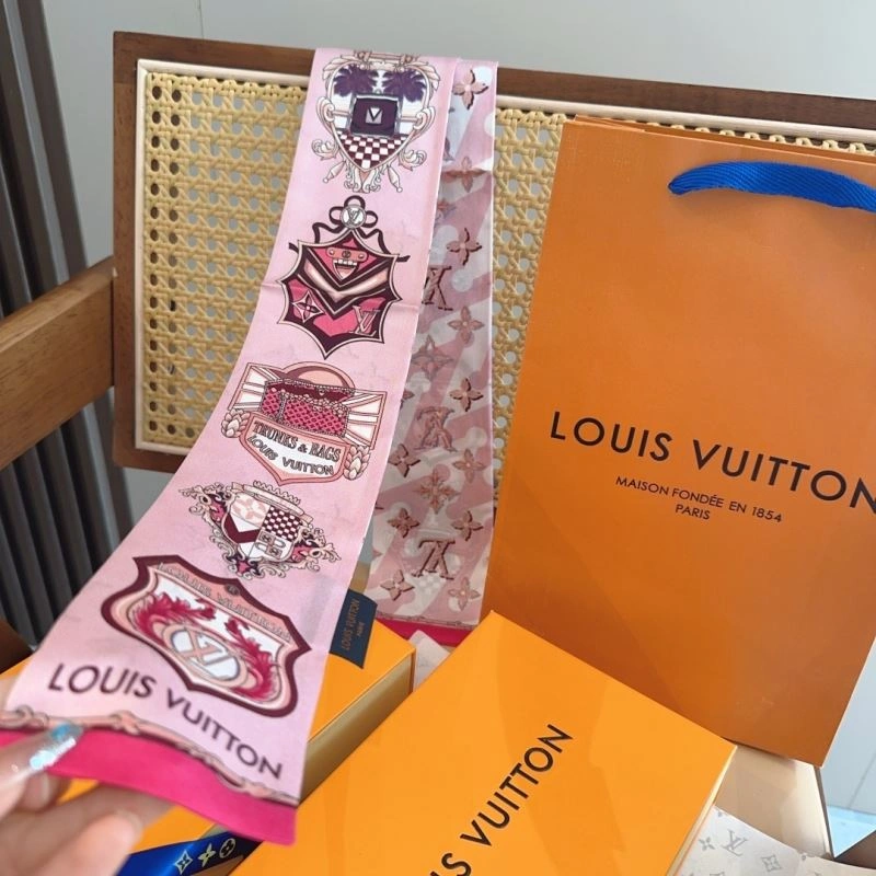 Refined Louis Vuitton Silk 272061