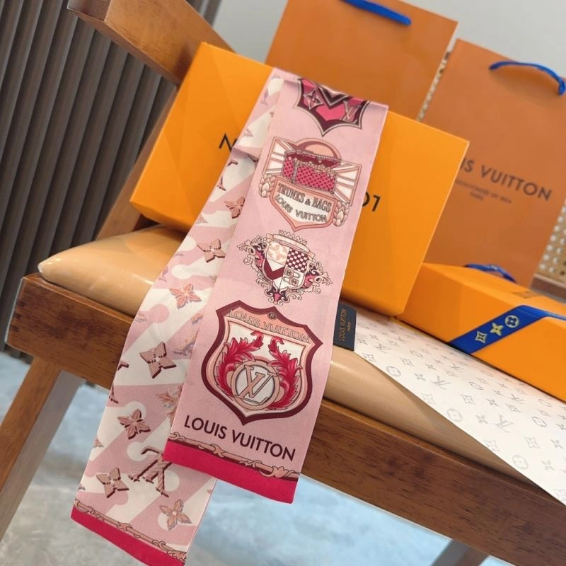 Refined Louis Vuitton Silk 272061