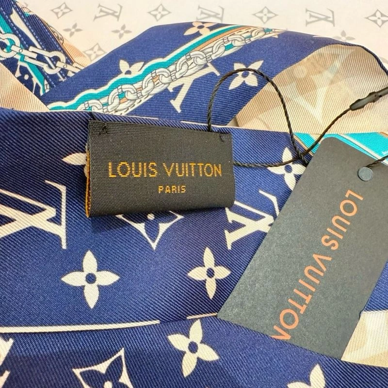 Louis Vuitton Silk Sophisticated 272062