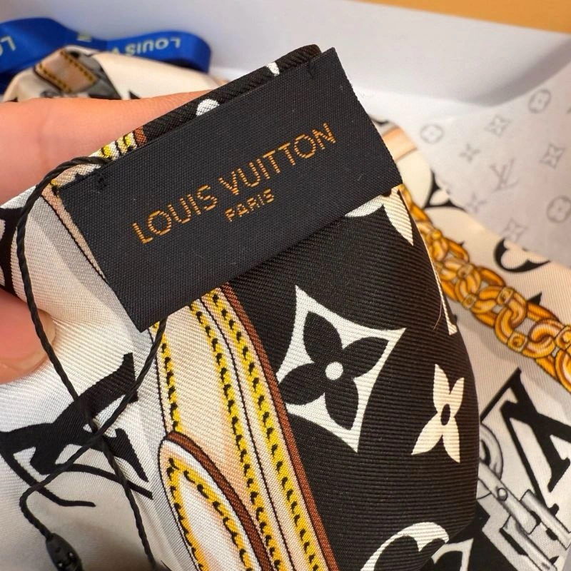 Casual Louis Vuitton Silk 272058