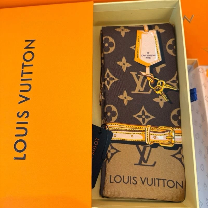 Louis Vuitton Silk HighPerformance 272028