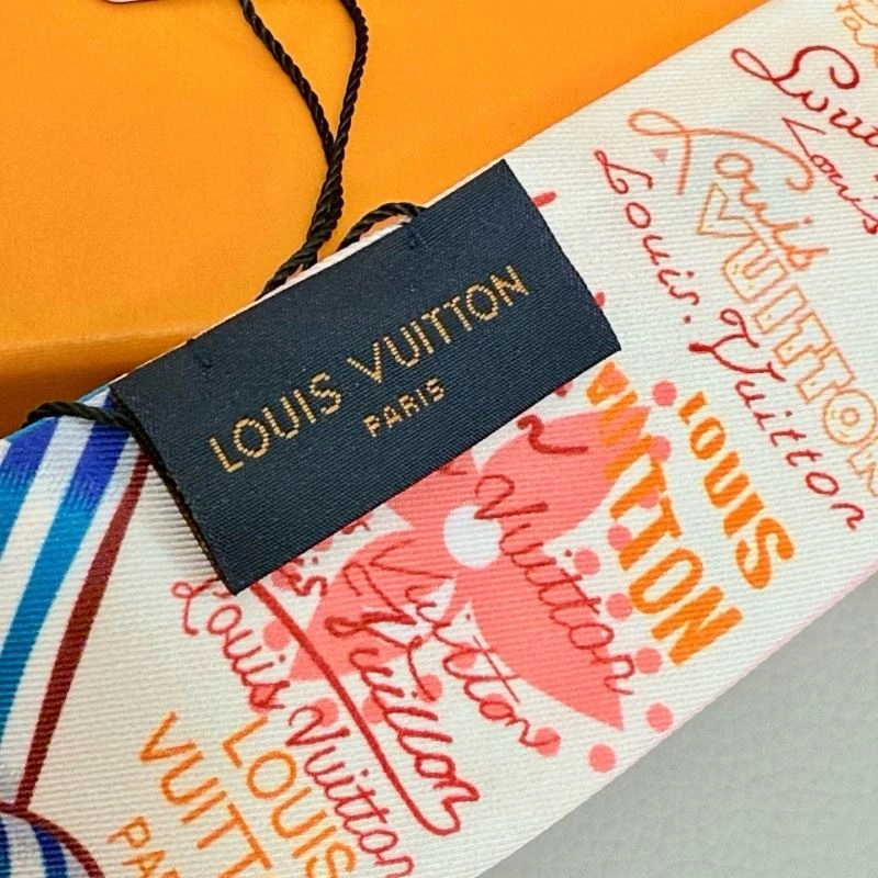 Louis Vuitton Silk NewStyle 272033