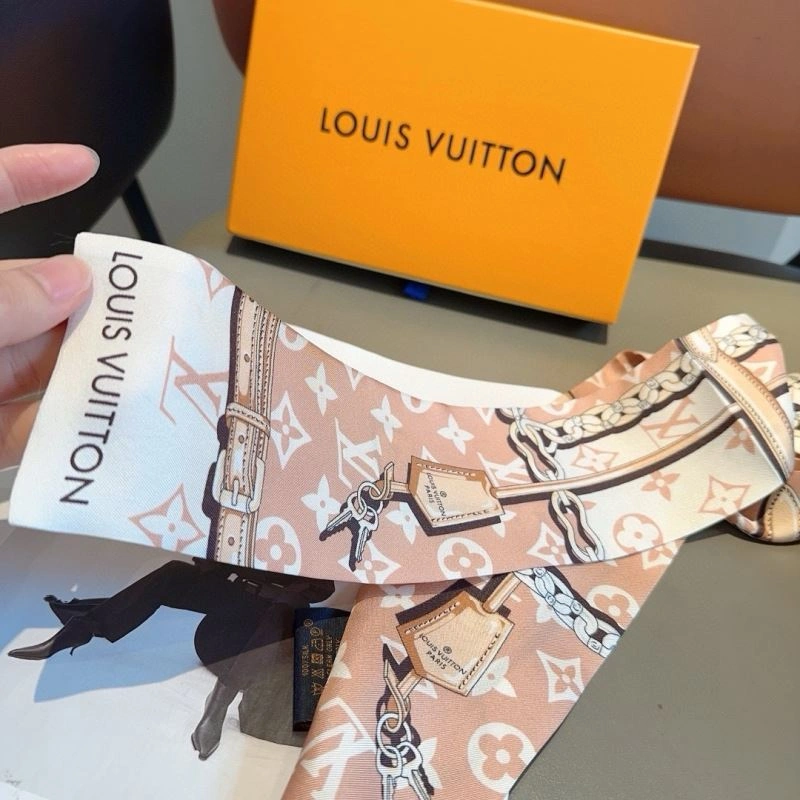 Trendsetting Louis Vuitton Silk 272049