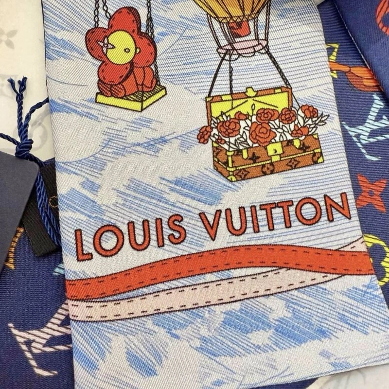 Louis Vuitton Silk TopPick 272043