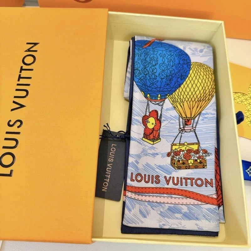Louis Vuitton Silk TopPick 272043
