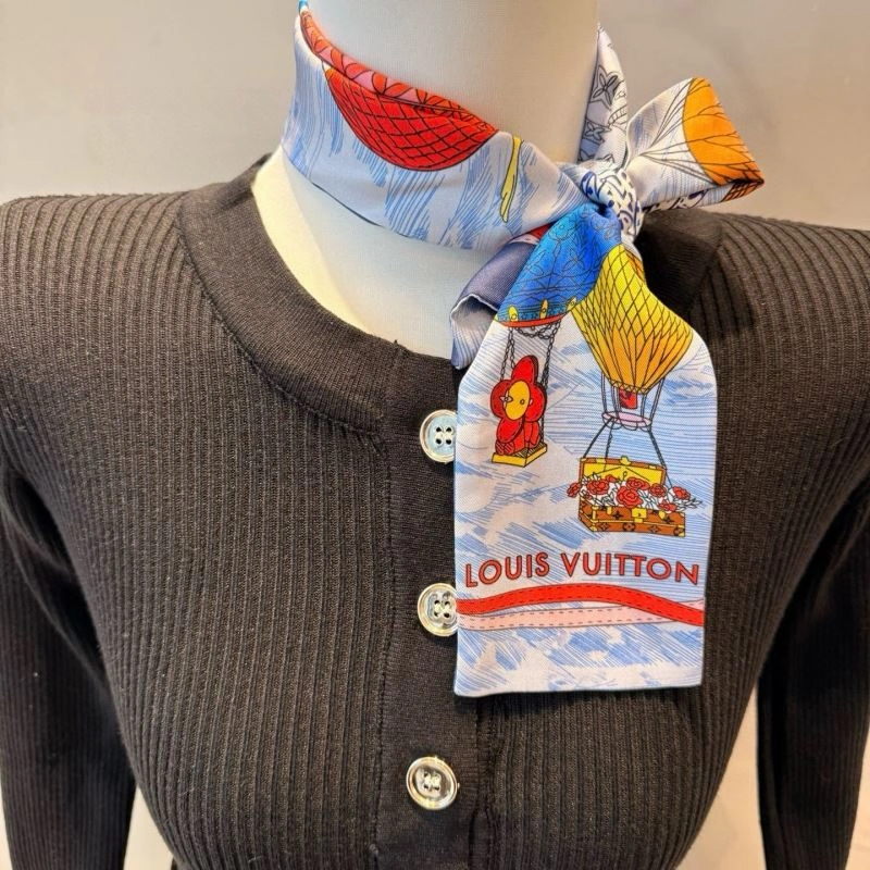 Louis Vuitton Silk TopPick 272043